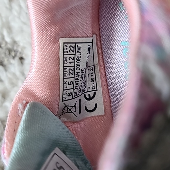 4 for $28 - Skechers Twinkle Toes Toddler Girls Size 6 Tie-Dye Satin Light-Up - Picture 9 of 12